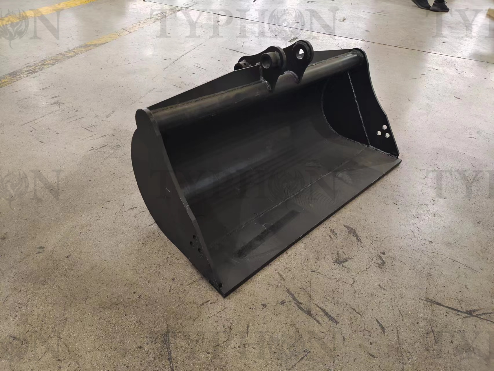 TYPHON 2.5 Ton Mini Excavator Attachment Plain Bucket 800mm 31" Mud Bucket