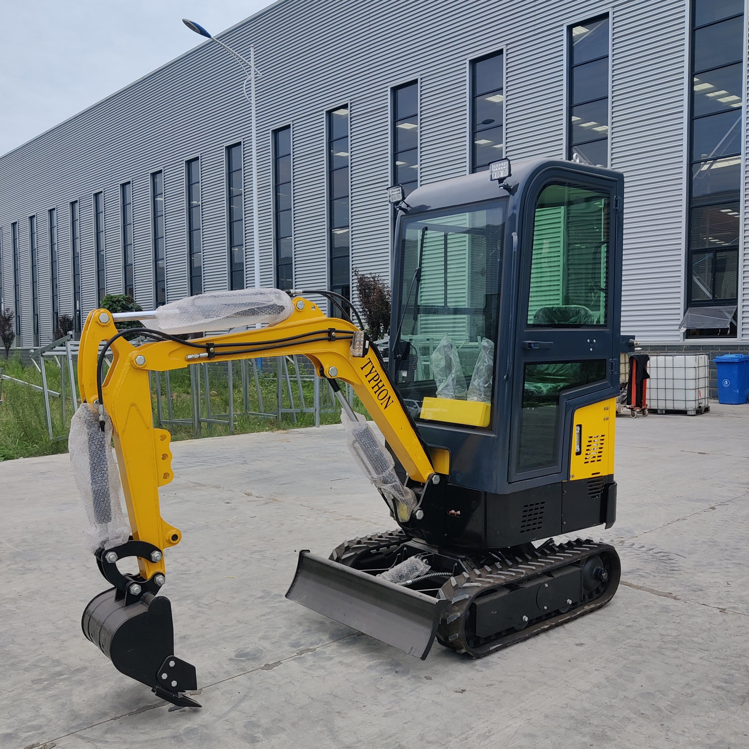 TYPHON Terror X Mini Excavator – 2