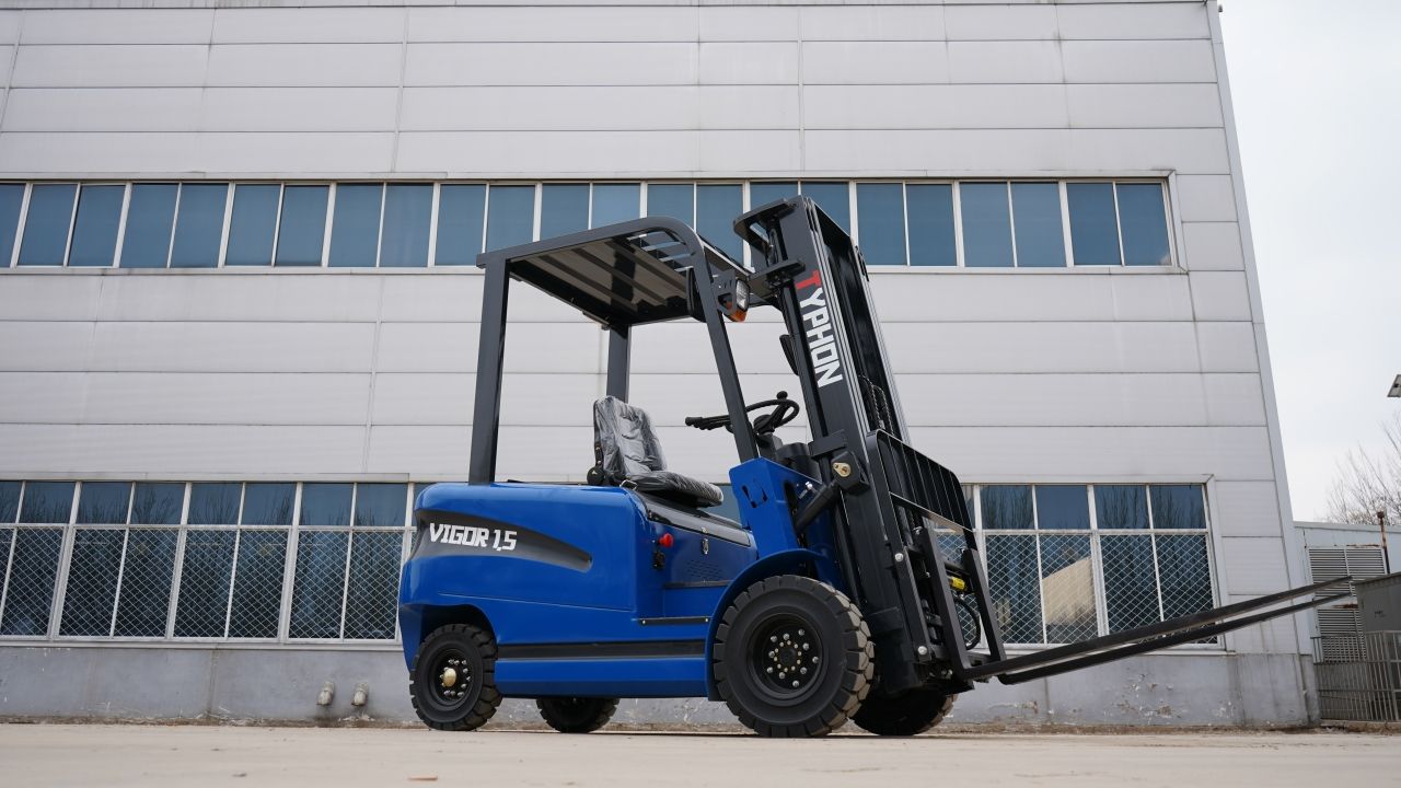 VIGOR 1.5 Blue Electric Forklift