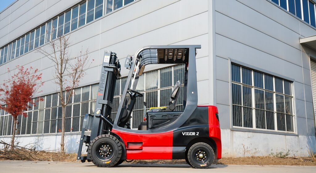 TYPHON VIGOR 2 Electric Forklift