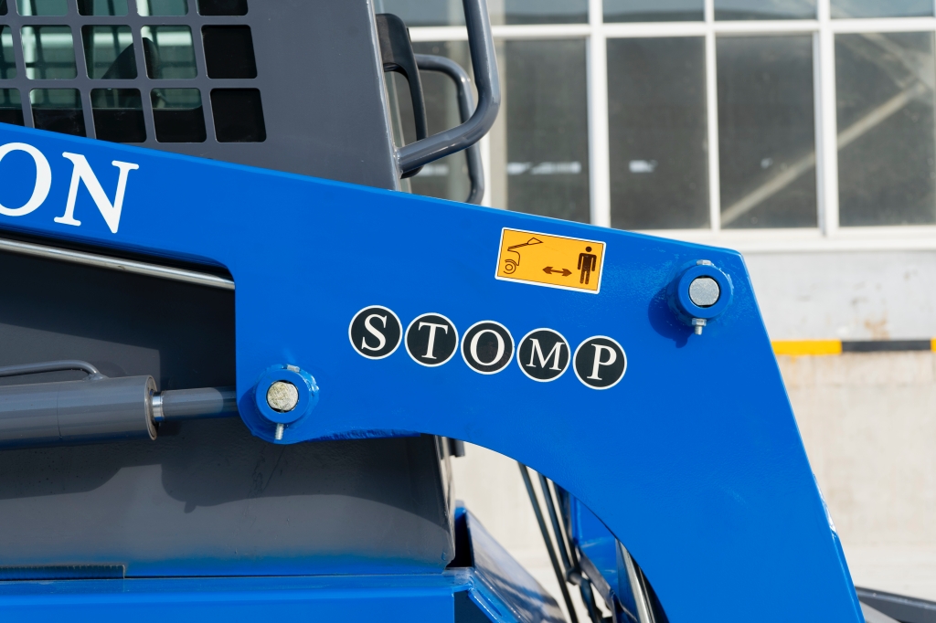 Brand New TYPHON STOMP Mini Skid Steer Kubota D1105 Diesel EPA Engine USA 15 Brand New TYPHON STOMP Mini Skid Steer Kubota D1105 Diesel EPA Engine USA - Image 15