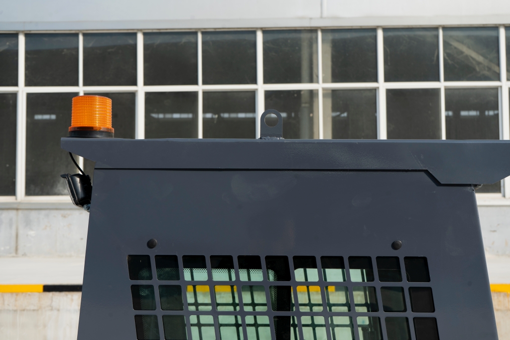 Brand New TYPHON STOMP Mini Skid Steer Kubota D1105 Diesel EPA Engine USA 22 Brand New TYPHON STOMP Mini Skid Steer Kubota D1105 Diesel EPA Engine USA - Image 22