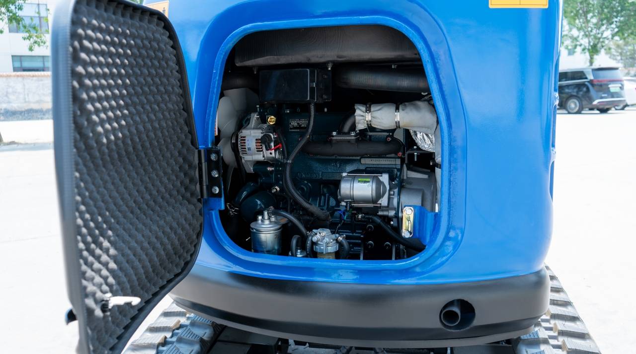 TYPHON TERROR X2 Mini Excavator 2.7 Ton EPA Diesel Kubota V1505 Engine USA 3 TYPHON TERROR X2 Mini Excavator 2.7 Ton EPA Diesel Kubota V1505 Engine USA - Image 3