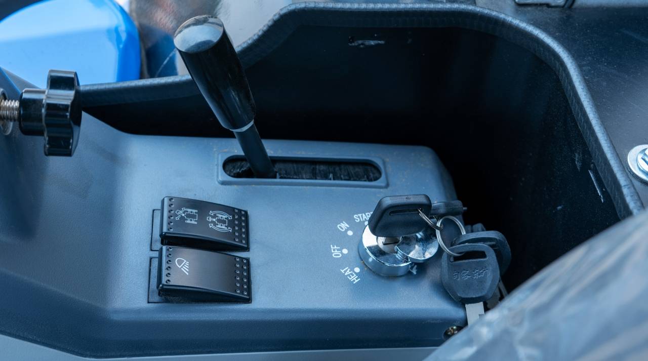 TYPHON TERROR X2 Mini Excavator 2.7 Ton EPA Diesel Kubota V1505 Engine USA 2 TYPHON TERROR X2 Mini Excavator 2.7 Ton EPA Diesel Kubota V1505 Engine USA - Image 2