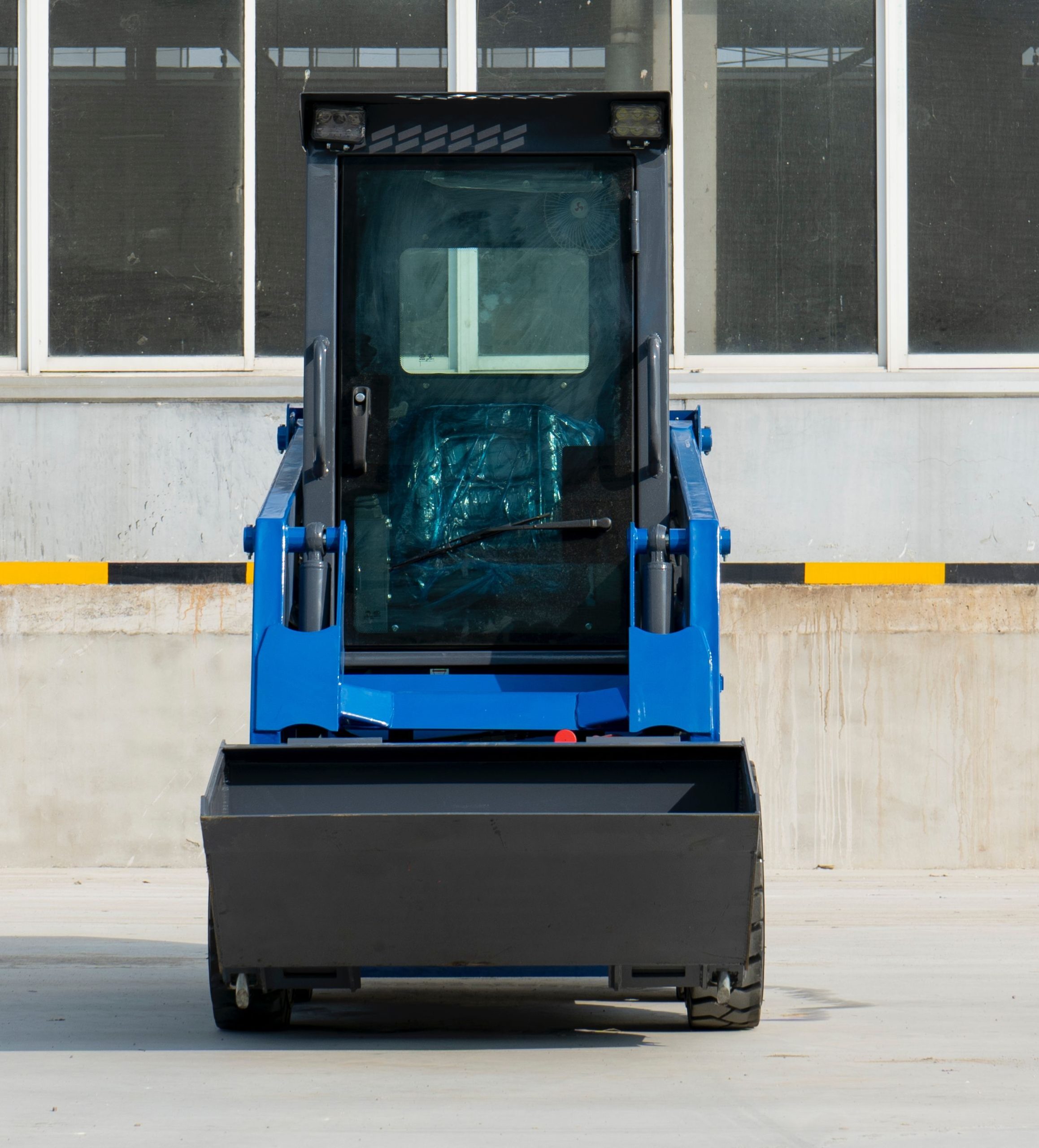 Brand New TYPHON STOMP Mini Skid Steer Kubota D1105 Diesel EPA Engine USA 7 Brand New TYPHON STOMP Mini Skid Steer Kubota D1105 Diesel EPA Engine USA - Image 7