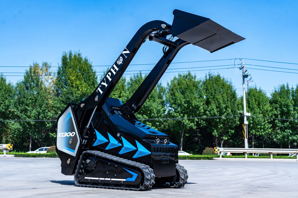 Brand New TYPHON STOMP X1300 25HP Kubota Diesel Mini Skid Steer Loader 13 Brand New TYPHON STOMP X1300 25HP Kubota Diesel Mini Skid Steer Loader - Image 13