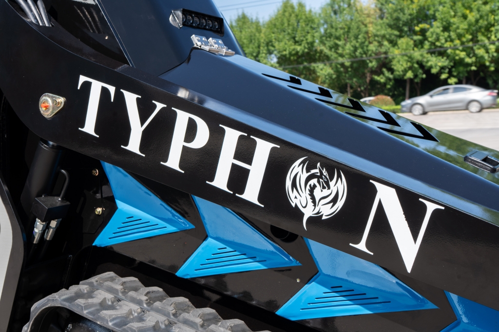 Brand New TYPHON STOMP X1300 25HP Kubota Diesel Mini Skid Steer Loader 12 Brand New TYPHON STOMP X1300 25HP Kubota Diesel Mini Skid Steer Loader - Image 12