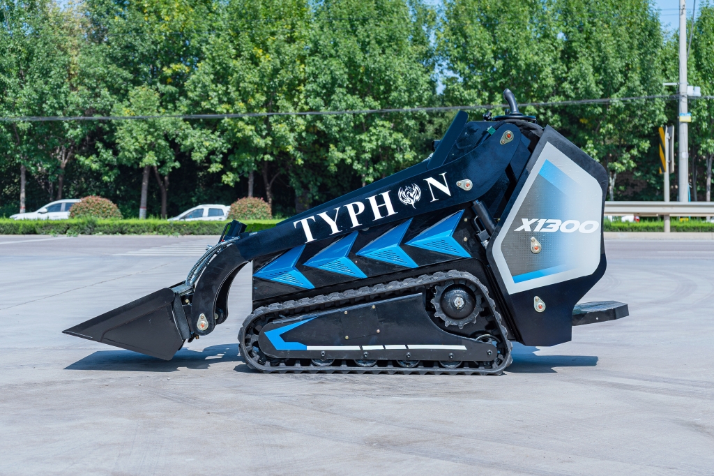 Brand New TYPHON STOMP X1300 25HP Kubota Diesel Mini Skid Steer Loader 14 Brand New TYPHON STOMP X1300 25HP Kubota Diesel Mini Skid Steer Loader - Image 14