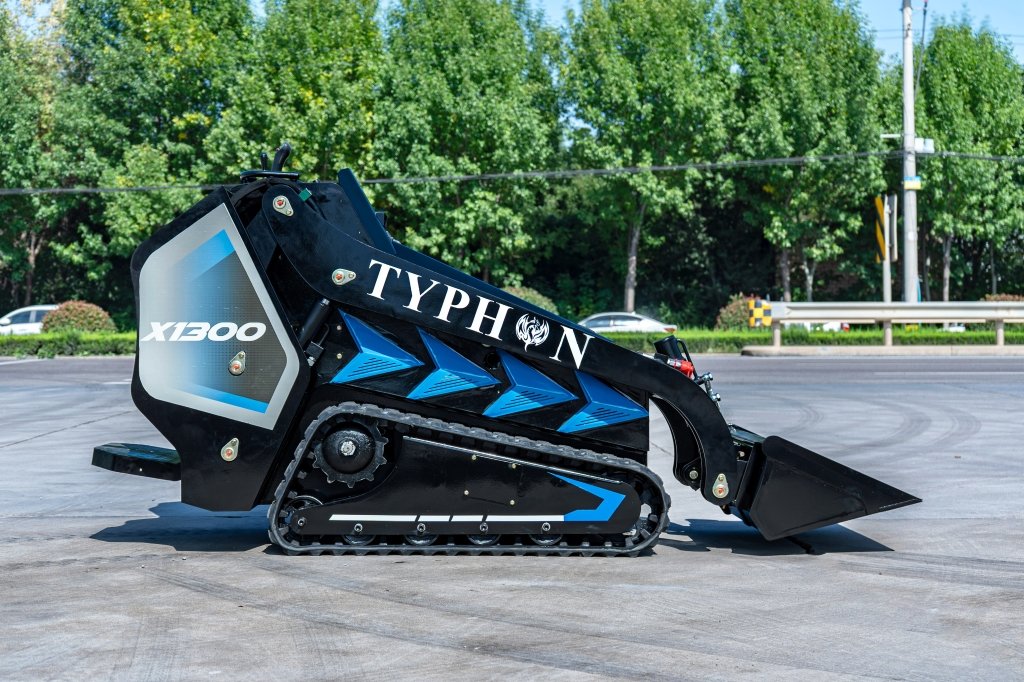 Brand New TYPHON STOMP X1300 25HP Kubota Diesel Mini Skid Steer Loader 16 Brand New TYPHON STOMP X1300 25HP Kubota Diesel Mini Skid Steer Loader - Image 16