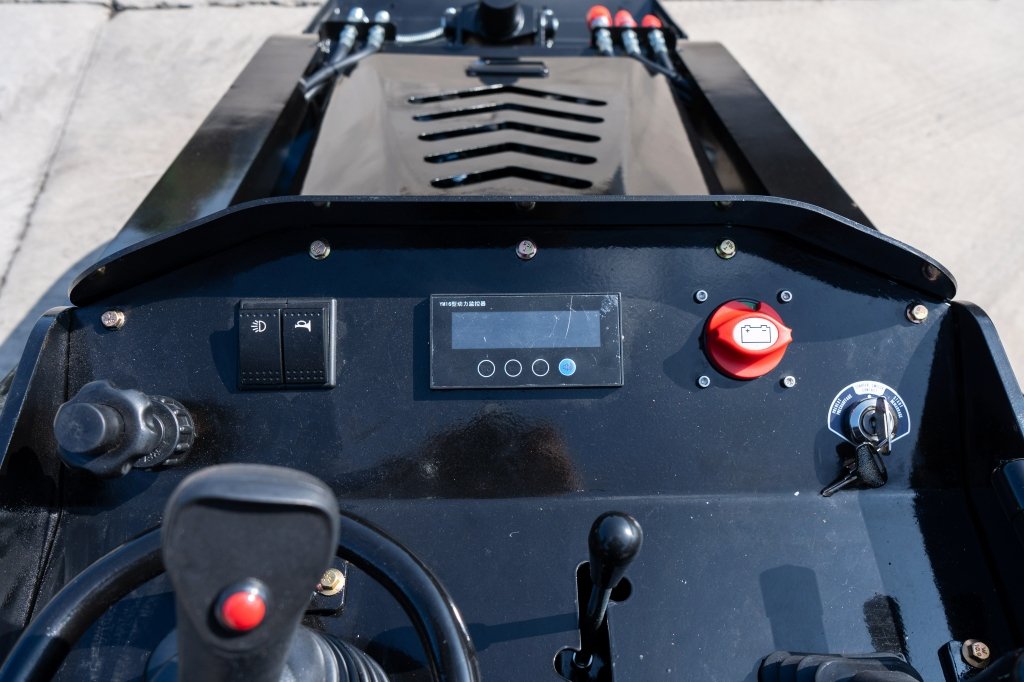 Brand New TYPHON STOMP X1300 25HP Kubota Diesel Mini Skid Steer Loader 7 Brand New TYPHON STOMP X1300 25HP Kubota Diesel Mini Skid Steer Loader - Image 7