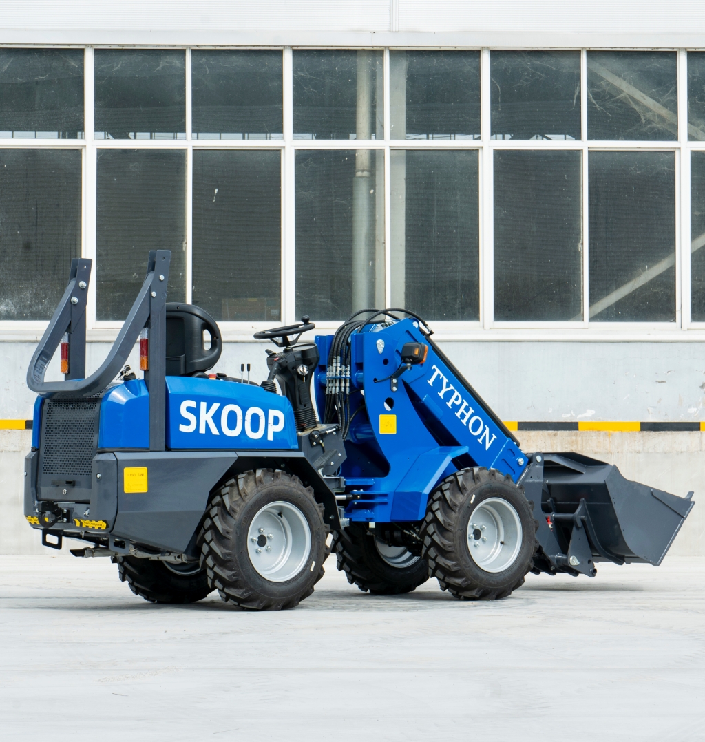 TYPHON Wheel Loader with Kubota D1105 engine