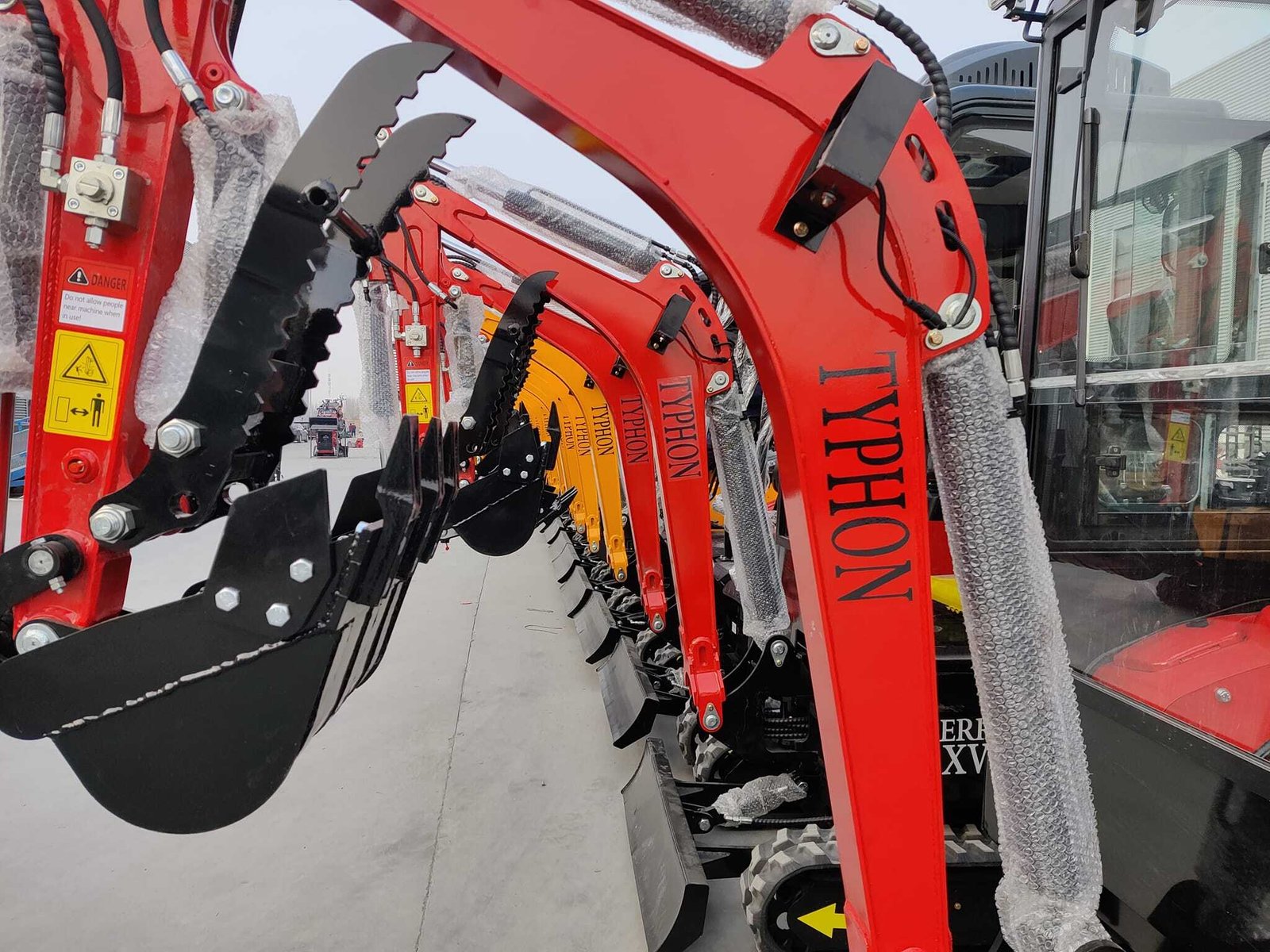 New 4,000 lb TYPHON Lux Mini Excavator Rubber Track with Kubota Diesel Engine USA 5 New 4,000 lb TYPHON Lux Mini Excavator Rubber Track with Kubota Diesel Engine USA - Image 5