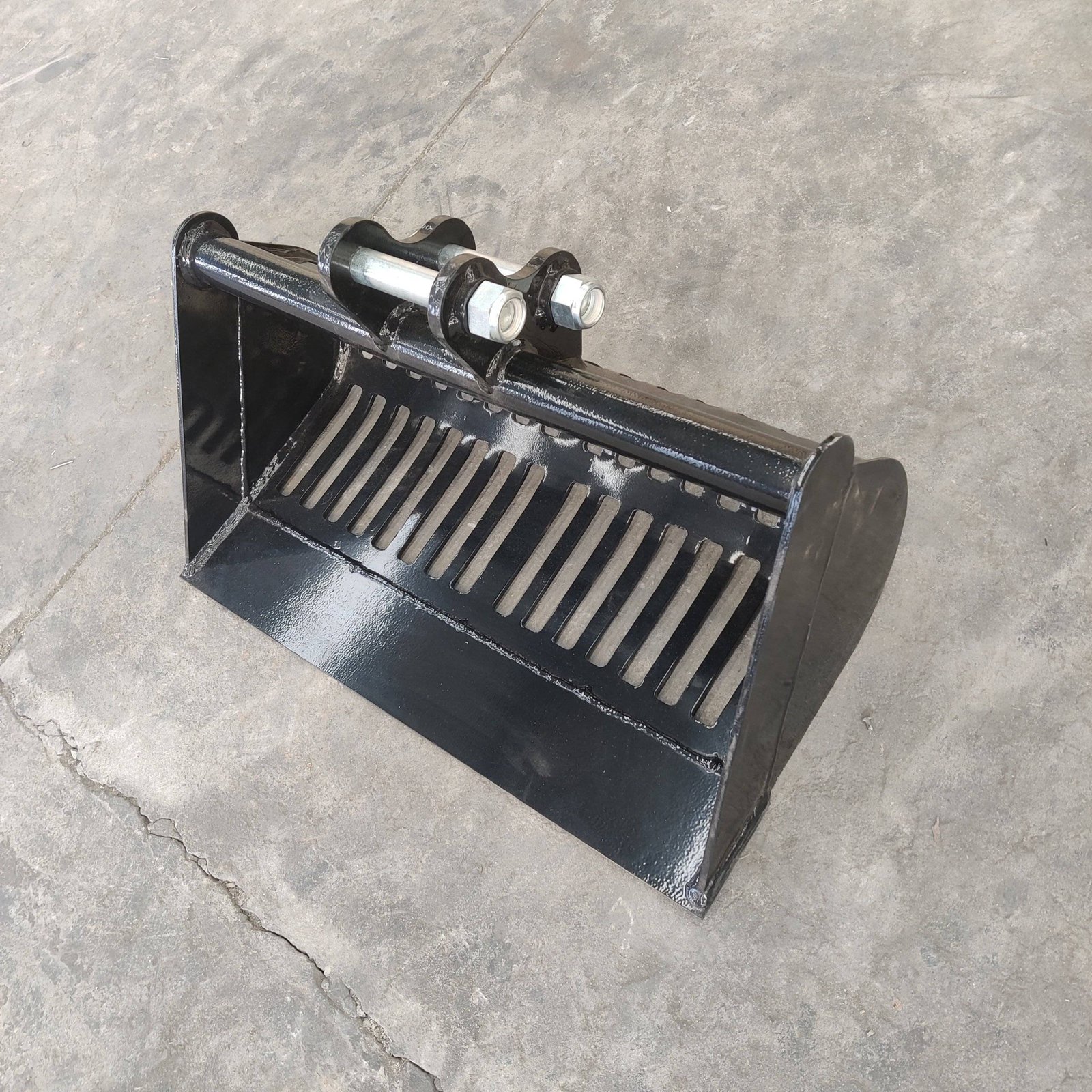 Screening skeleton Bucket Attachment 600mm TYPHON Mini Excavators USA 2 Screening skeleton Bucket Attachment 600mm TYPHON Mini Excavators USA - Image 2