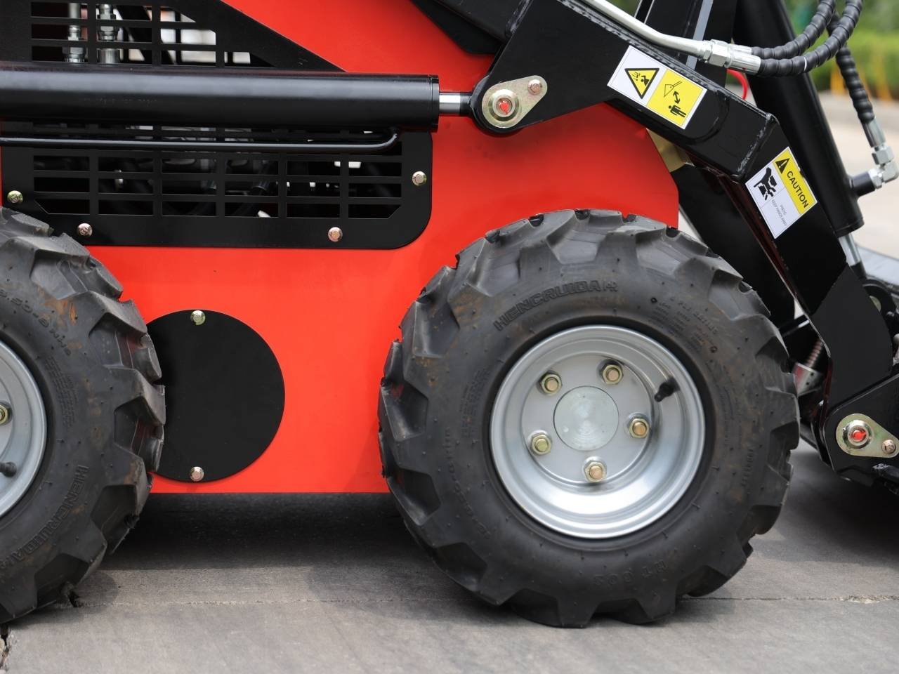 Brand New TYPHON STOMP 1800lbs Mini Skid Steer Loader 23.5HP Wheel Gas EPA B & S Engine USA 10 Brand New TYPHON STOMP 1800lbs Mini Skid Steer Loader 23.5HP Wheel Gas EPA B & S Engine USA - Image 10