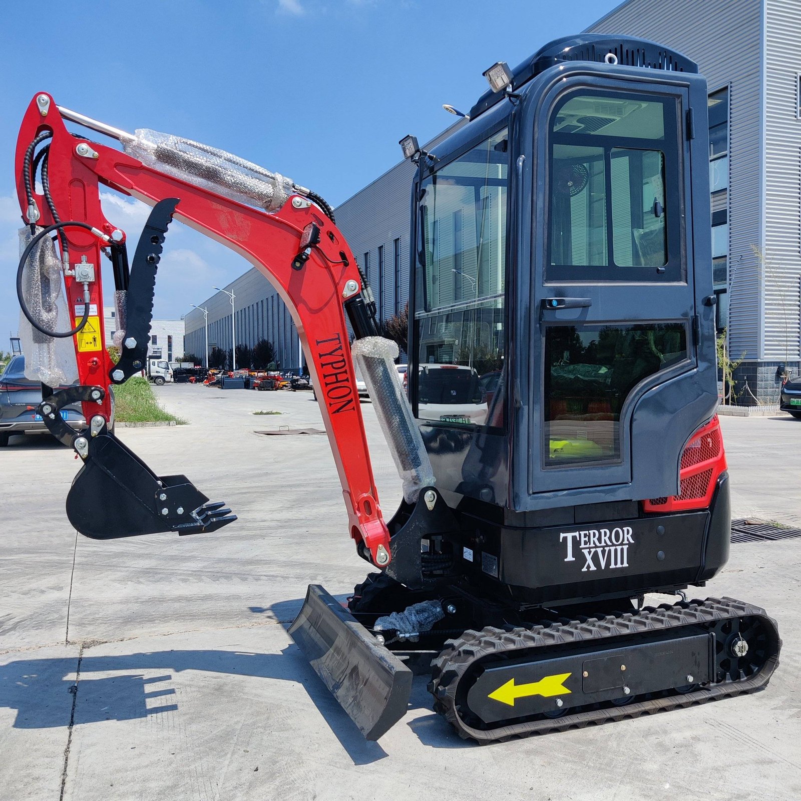 TYPHON TERROR XVIII Prestige 2 Ton Mini Excavator, KUBOTA D902 Diesel Engine USA 3 TYPHON TERROR XVIII Prestige 2 Ton Mini Excavator, KUBOTA D902 Diesel Engine USA - Image 3